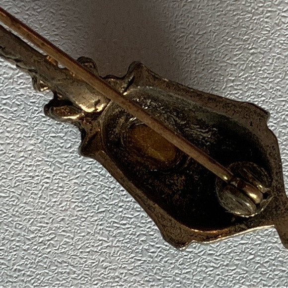 Narnia Vibes Sterling antique lamp post brooch with emerald glass stone. - Picture 7 of 9